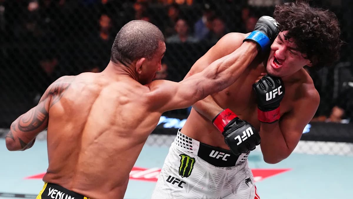 Raul Rosas Jr. recuerda el aterrador final en UFC Vegas 121 contra Raoni Barcelos: No sabía si había muerto Raul Rosas Jr. recuerda el aterrador final en UFC Vegas 121 contra Raoni Barcelos: No sabía si había muerto
