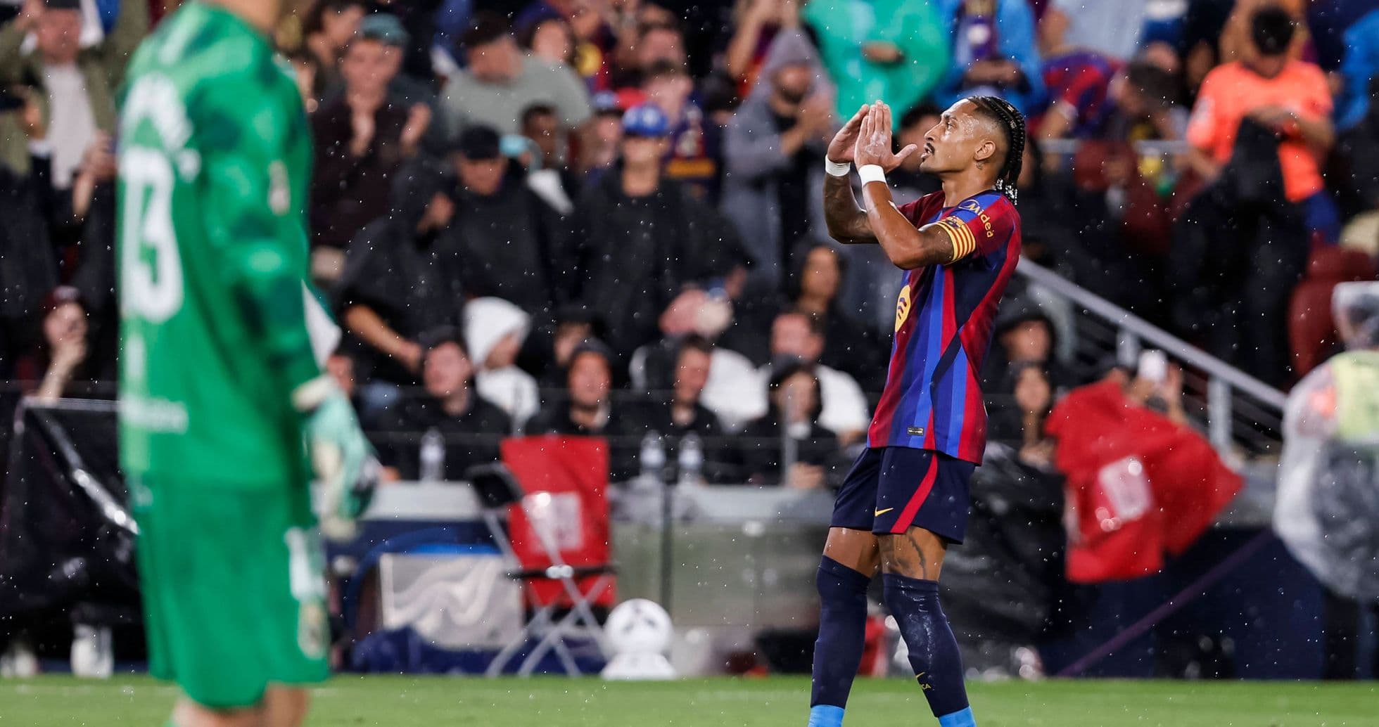 Raphinha deslumbra con hat-trick y revela el secreto detrás de la racha imparable del Barcelona Raphinha deslumbra con hat-trick y revela el secreto detrás de la racha imparable del Barcelona