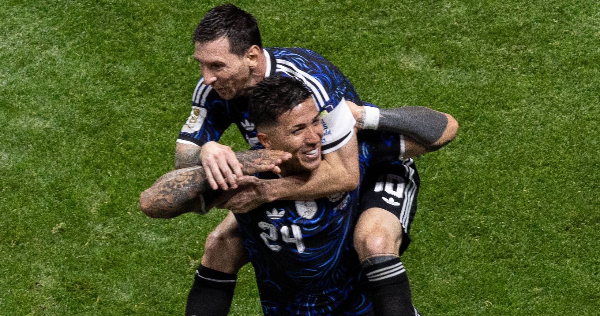 Enzo Fernández rinde homenaje a Lionel Messi tras su retiro de la selección argentina Enzo Fernández rinde homenaje a Lionel Messi tras su retiro de la selección argentina